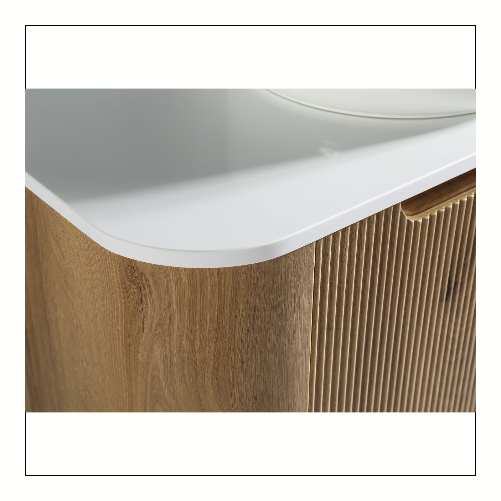 Arlocurve 900mm oak vanity—corner detail with fluted front